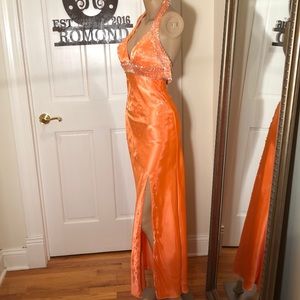 Prom dress, with sequins/crystal embellishments